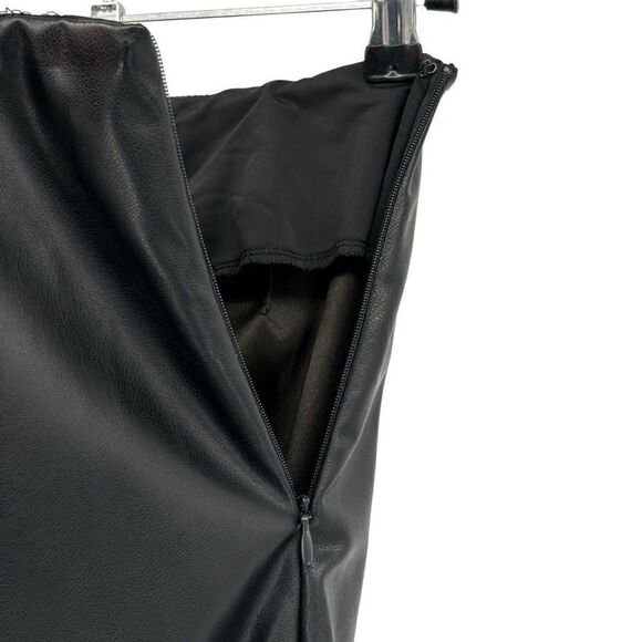 Fabletics Vegan Leather High-Waisted Leggings Black Medium NWT - Picture 7 of 10